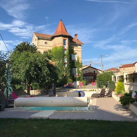 הוילה Usson-en-Forez Belle Maison De Famille מראה חיצוני תמונה